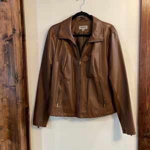 Women’s Kenneth Cole Faux Leather Jacket. Size XL. In Gently Used Condition.